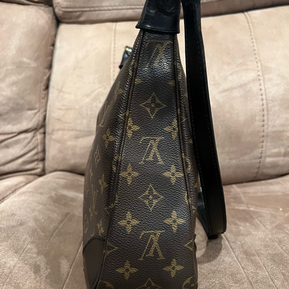 Authentic LV Boulogne purse - Picture 3 of 16